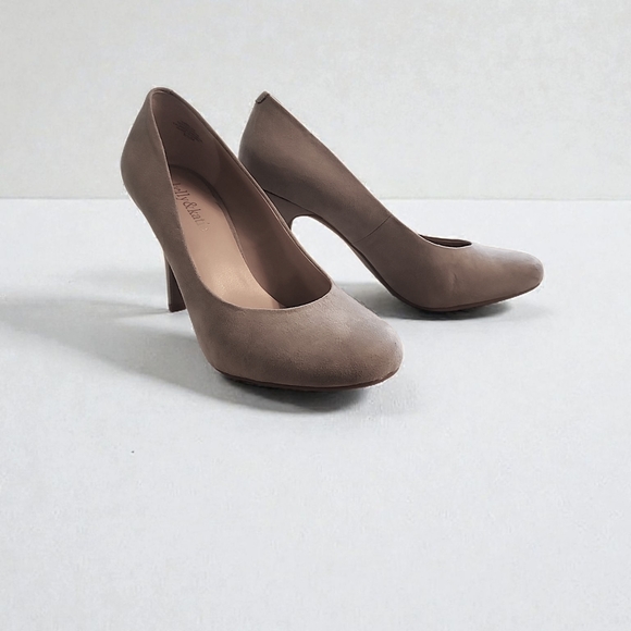 Kelly & Katie Taupe Heels - Picture 2 of 10